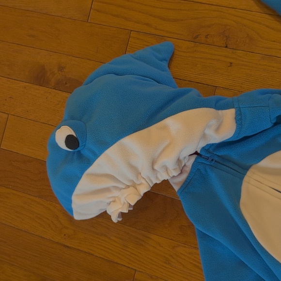 Carter's Shark Costume - Picture 3 of 9
